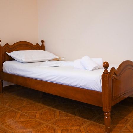 Apartment Darlin Берат Екстер'єр фото