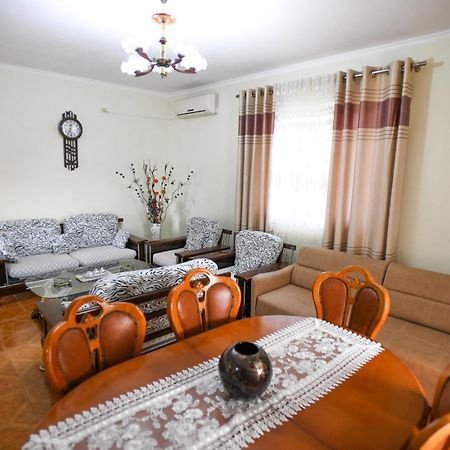 Apartment Darlin Берат Екстер'єр фото
