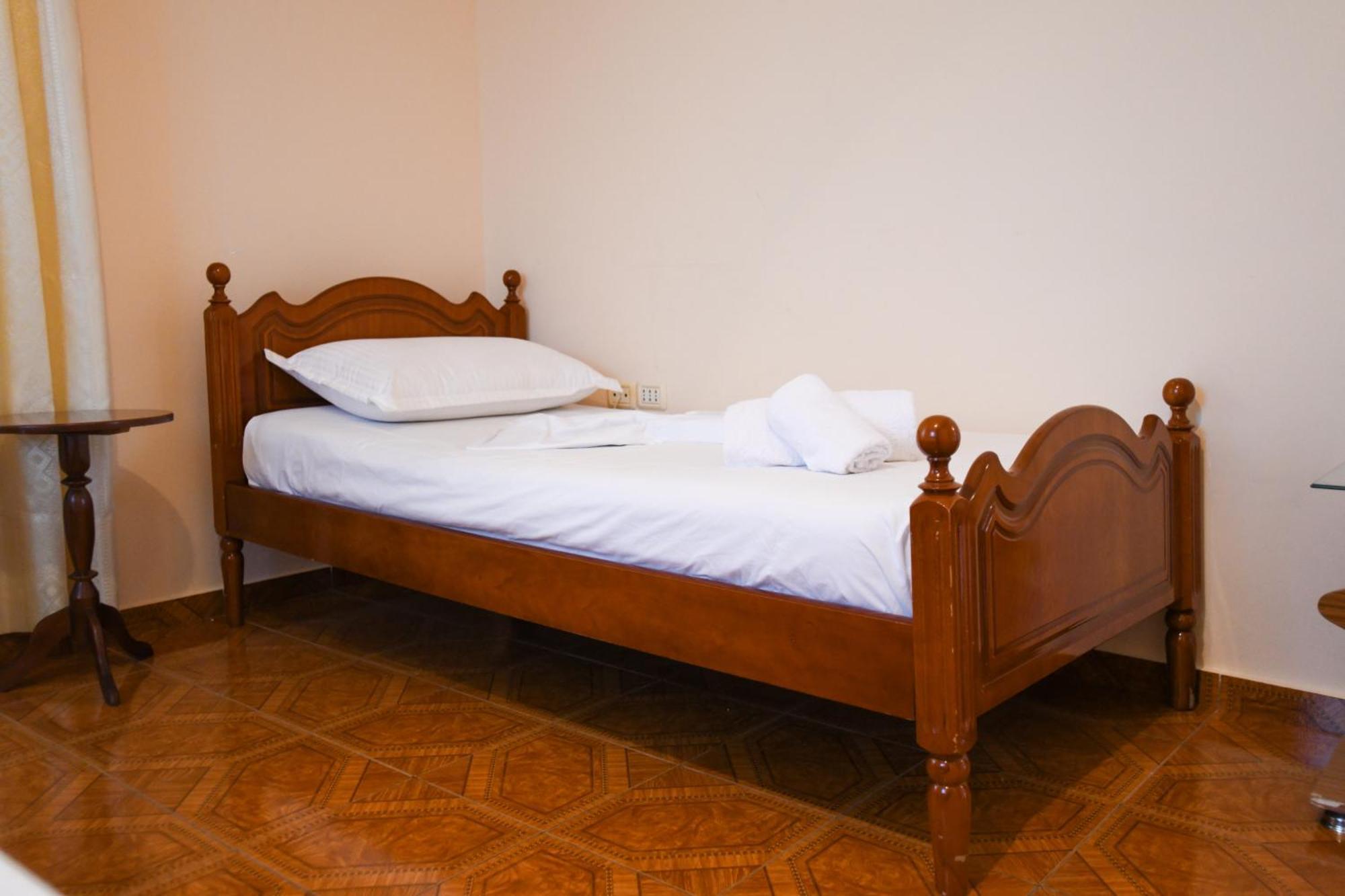 Apartment Darlin Берат Екстер'єр фото
