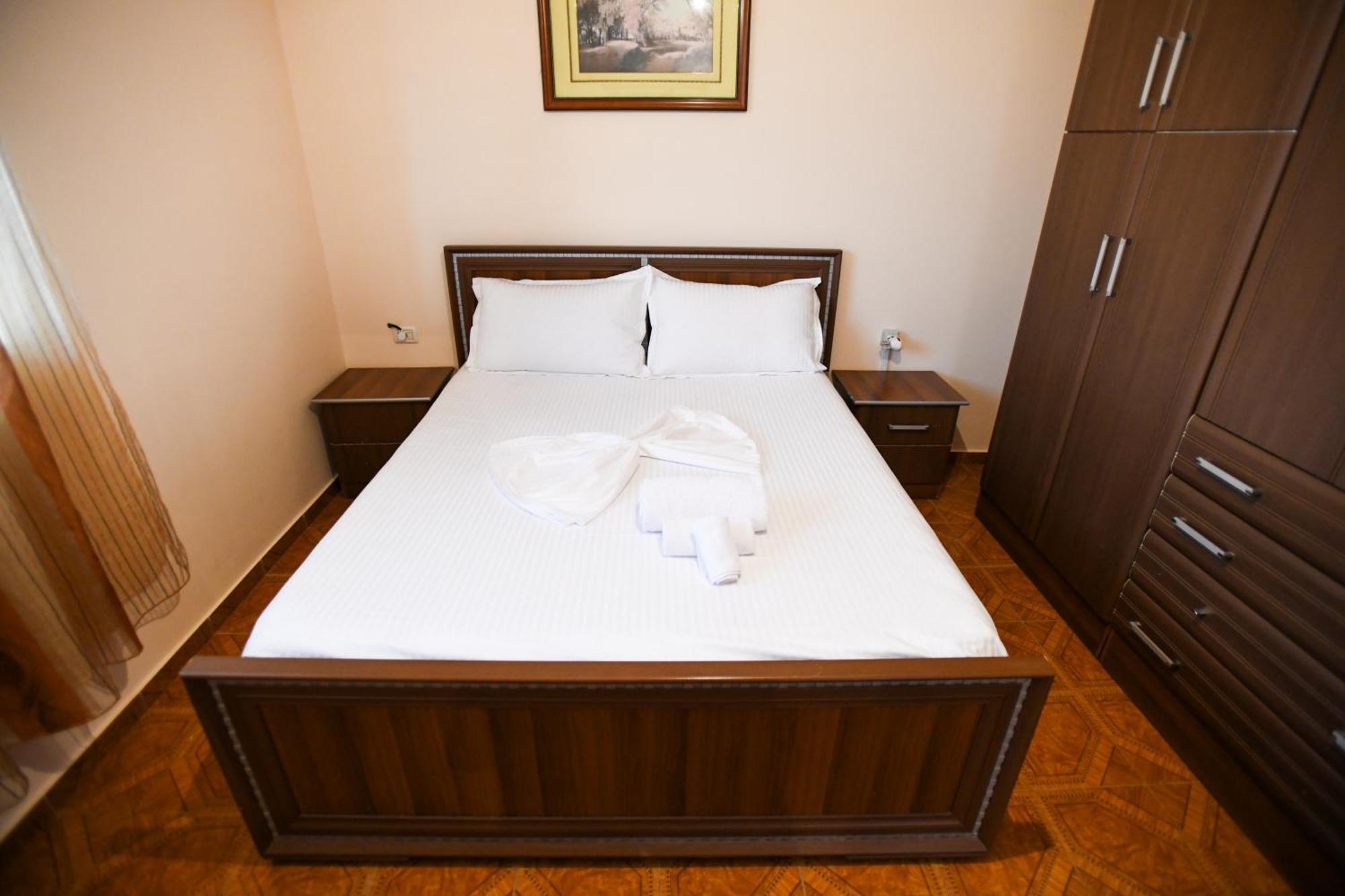 Apartment Darlin Берат Екстер'єр фото