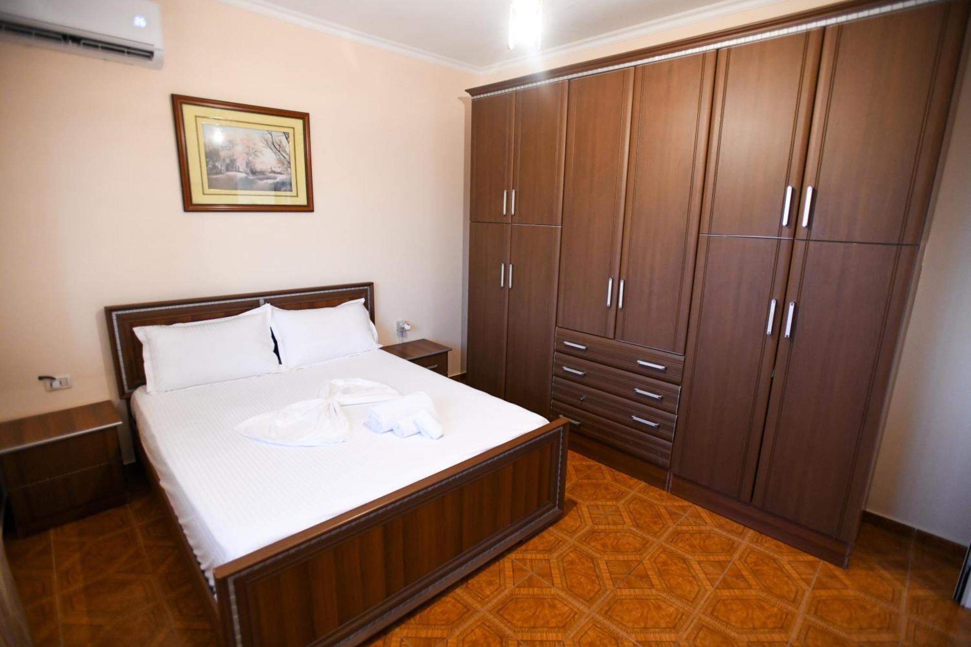 Apartment Darlin Берат Екстер'єр фото