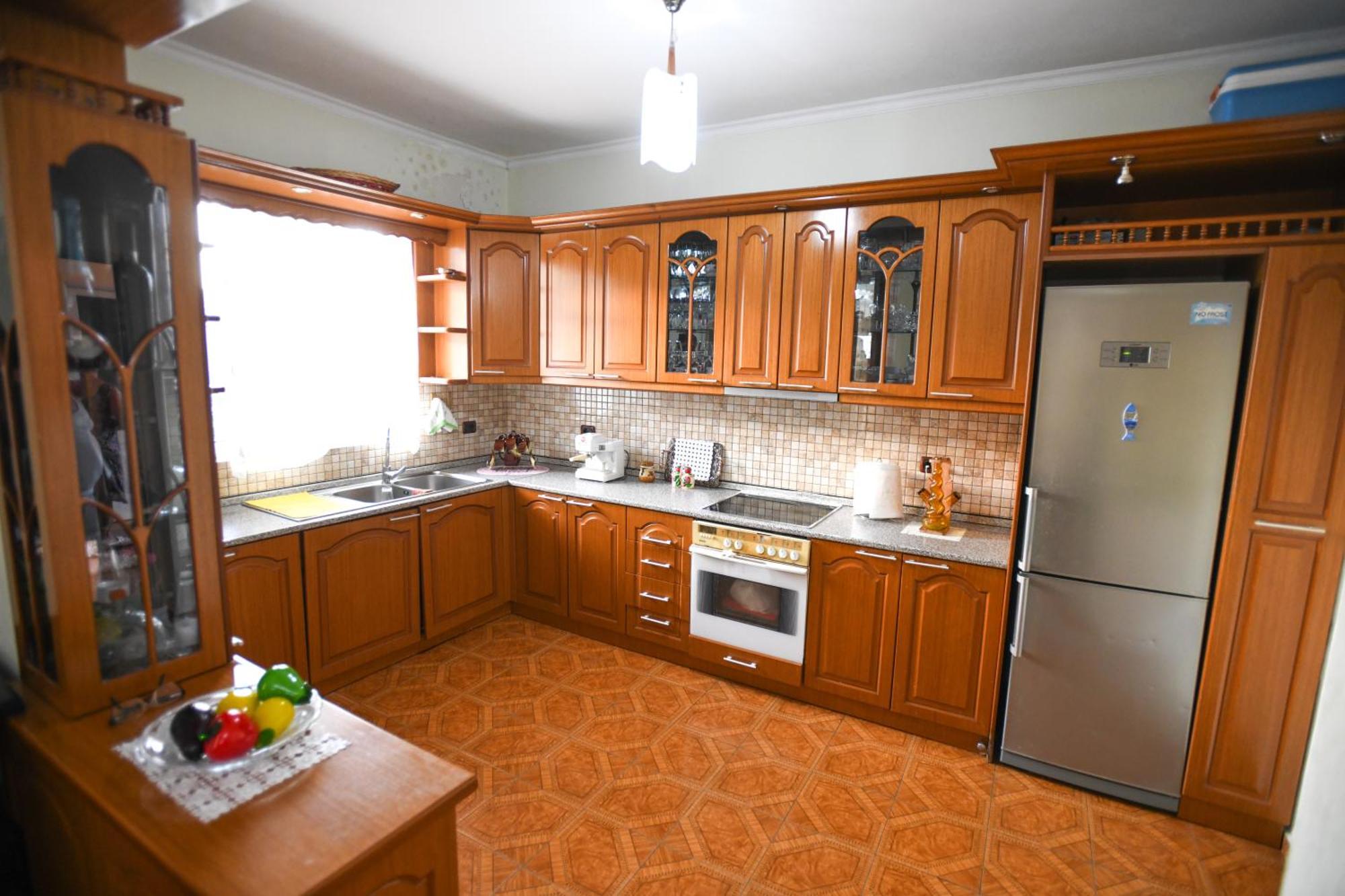 Apartment Darlin Берат Екстер'єр фото