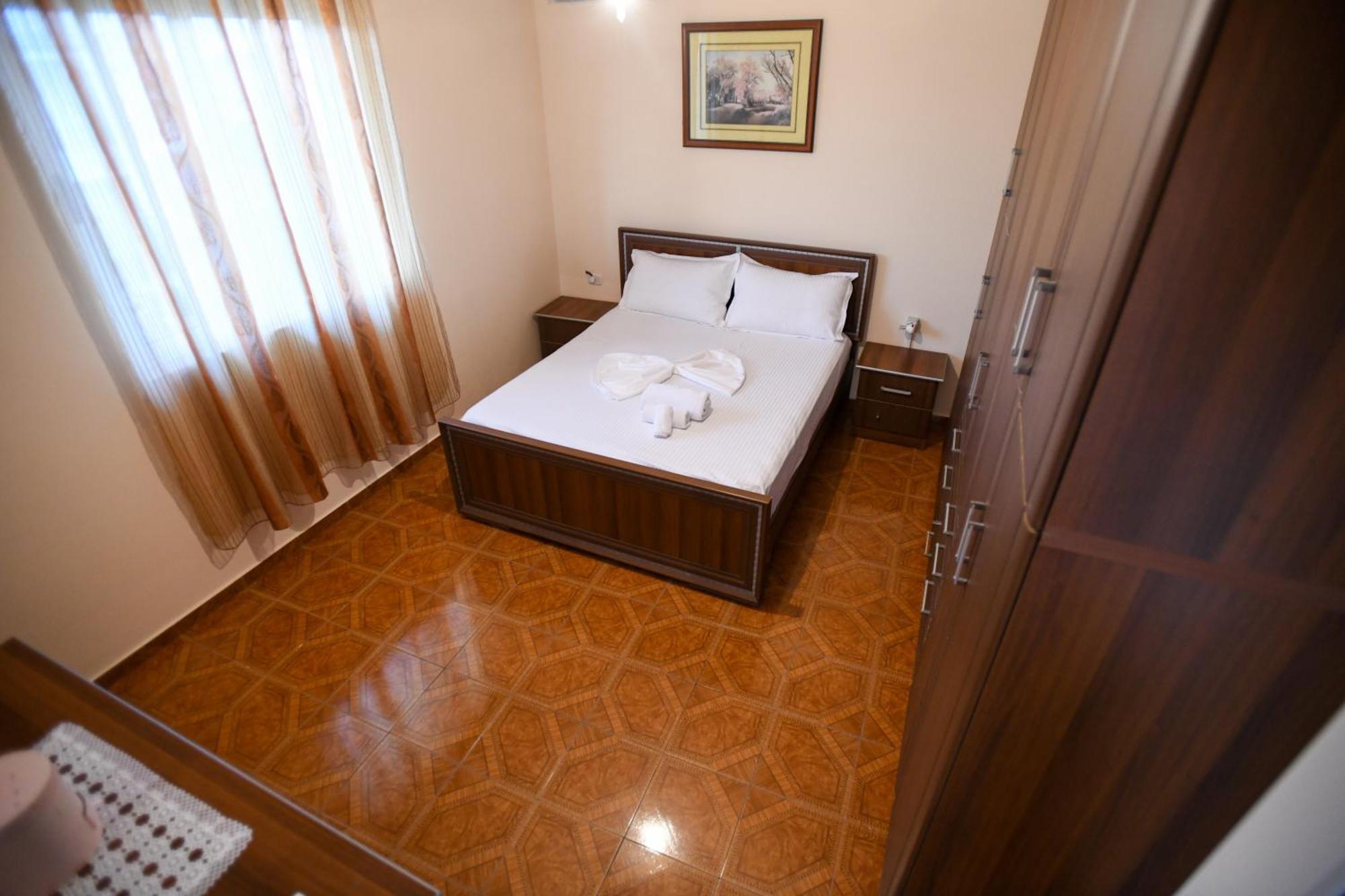 Apartment Darlin Берат Екстер'єр фото