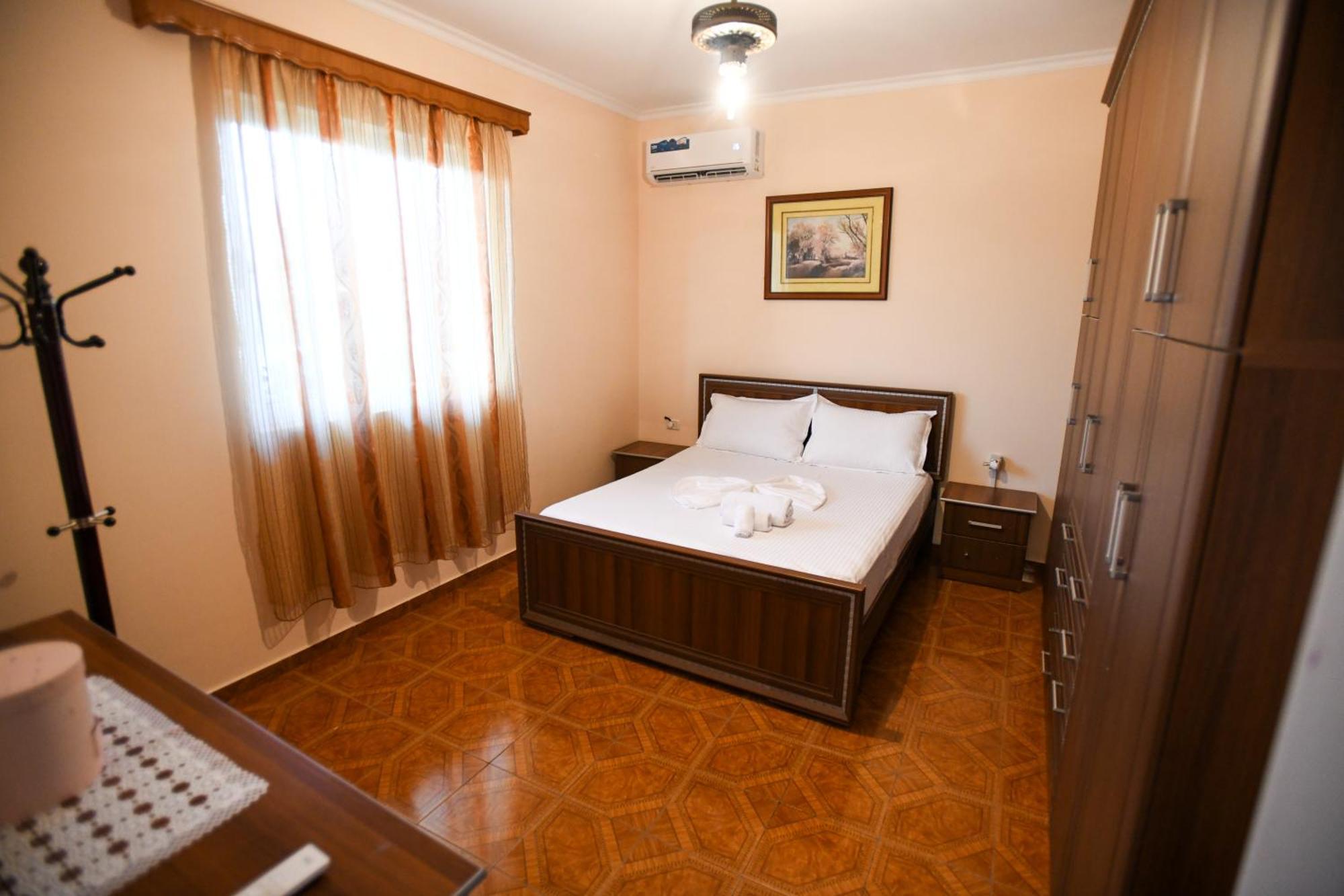 Apartment Darlin Берат Екстер'єр фото