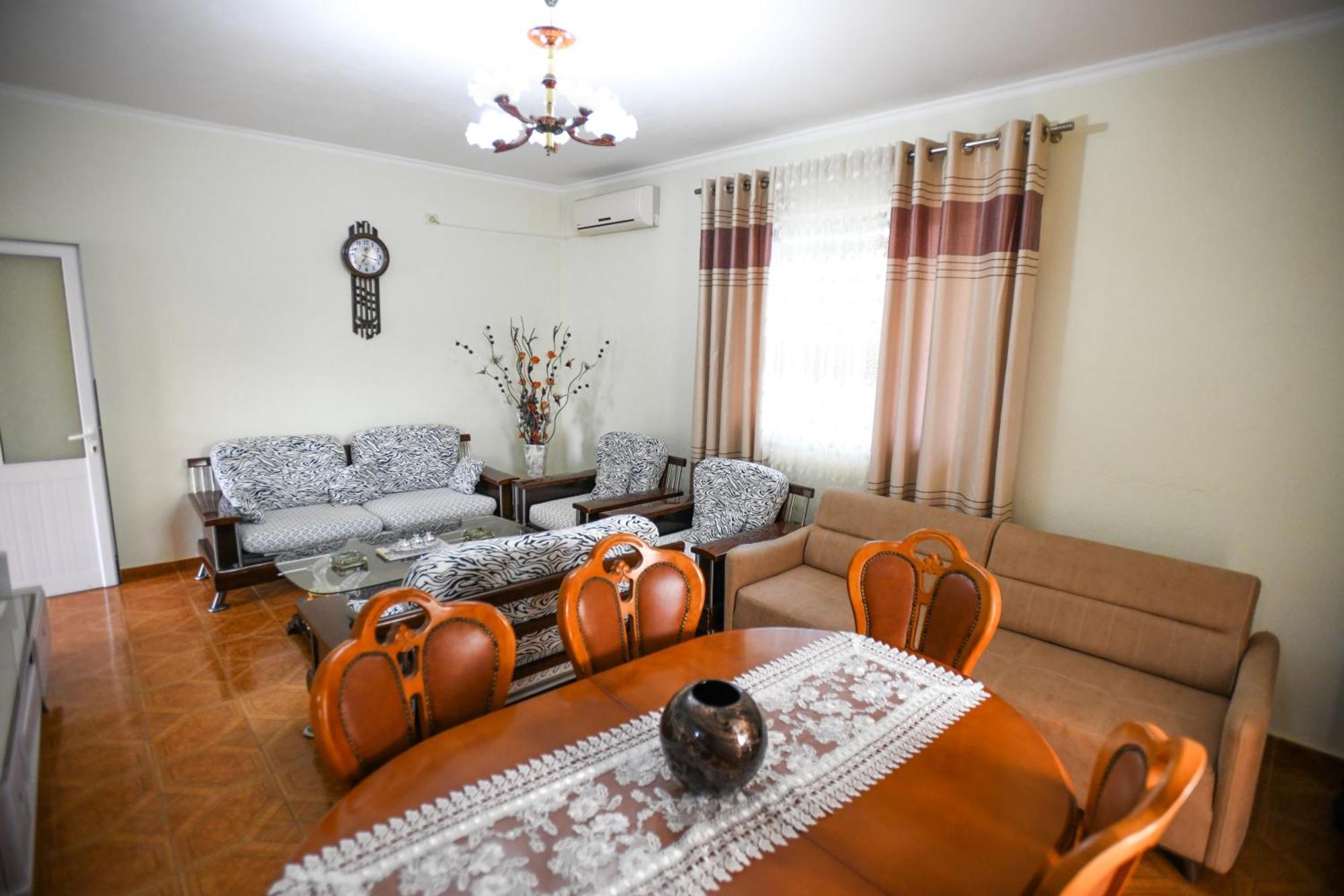 Apartment Darlin Берат Екстер'єр фото