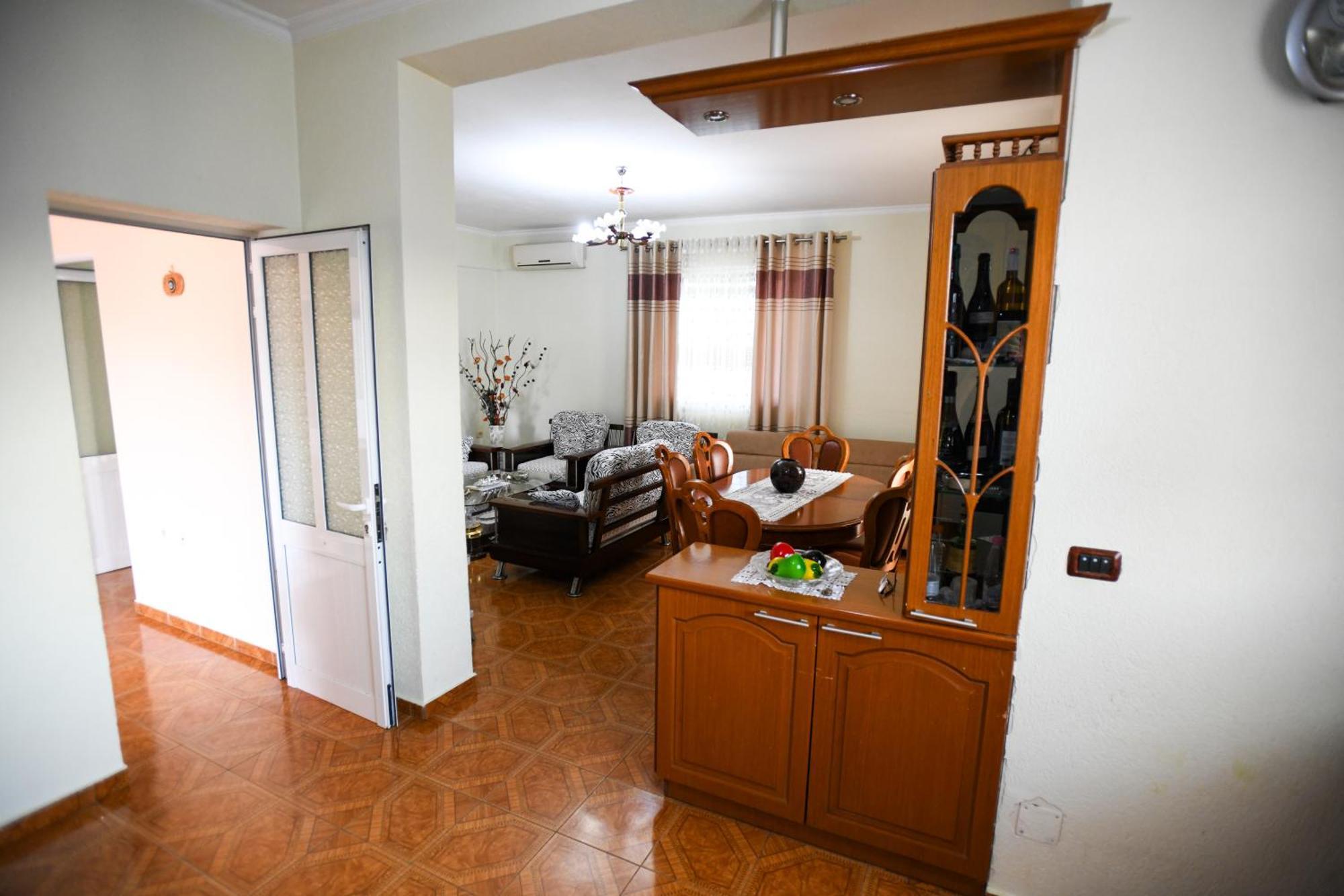 Apartment Darlin Берат Екстер'єр фото