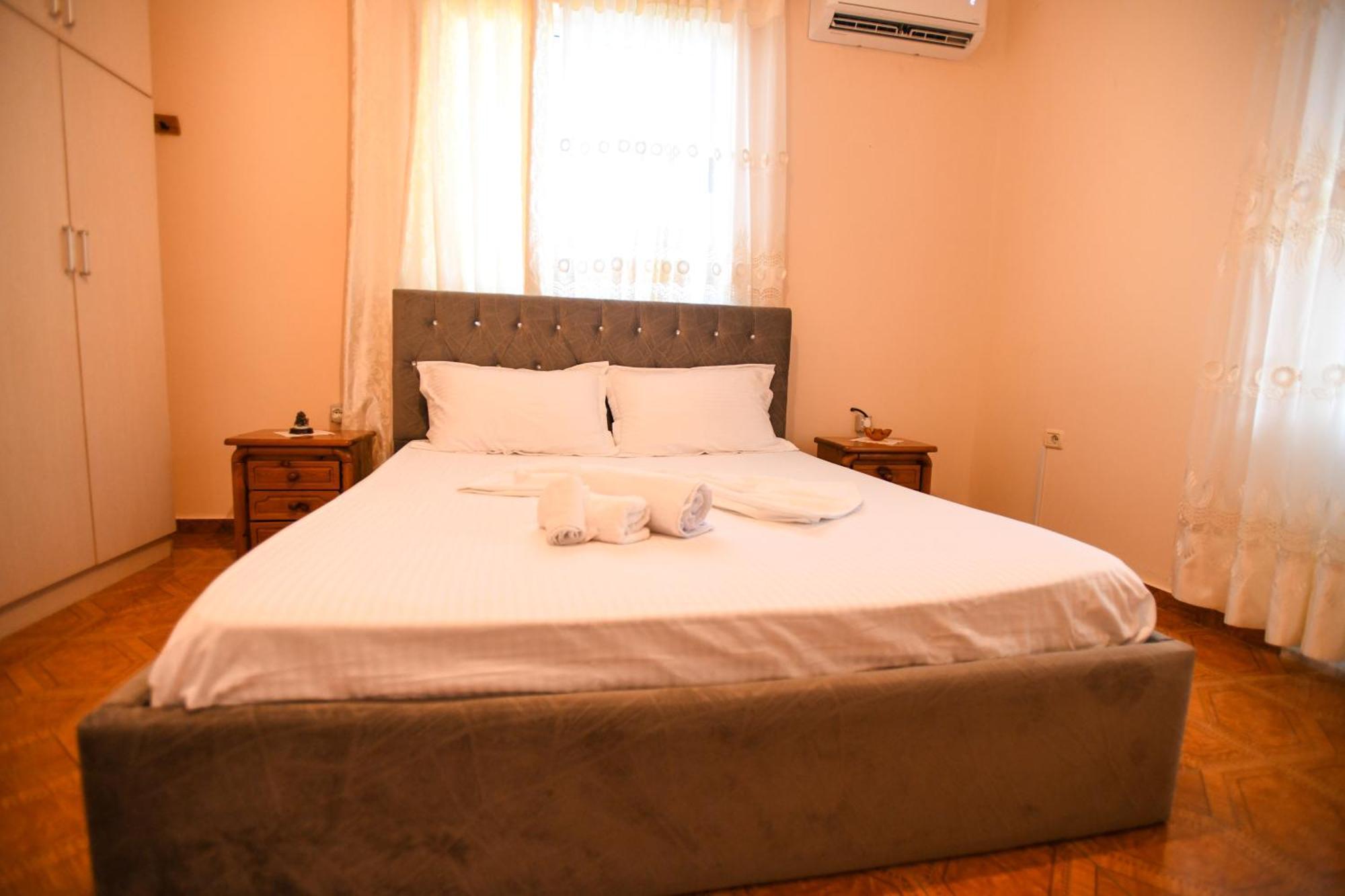 Apartment Darlin Берат Екстер'єр фото