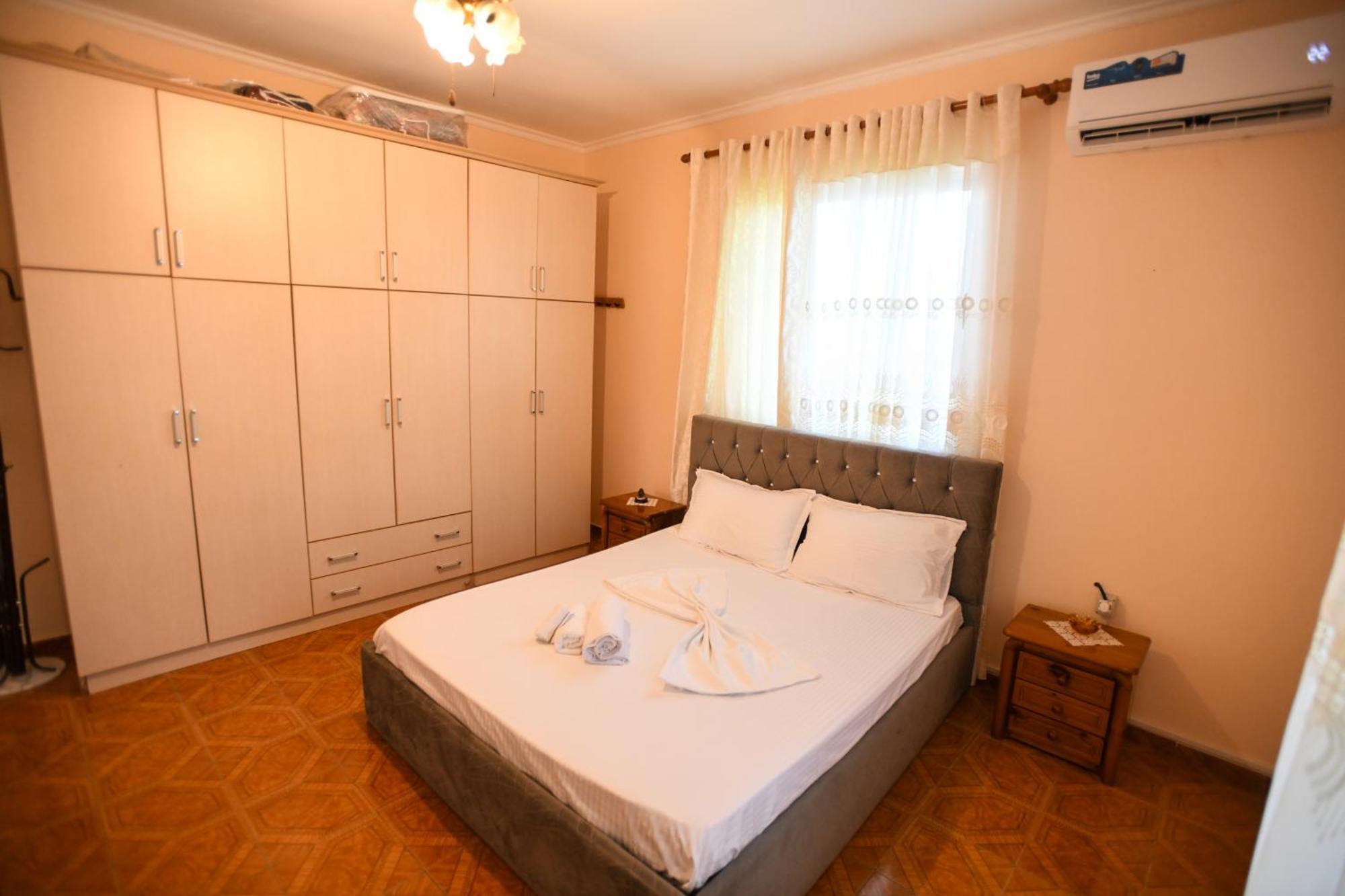 Apartment Darlin Берат Екстер'єр фото